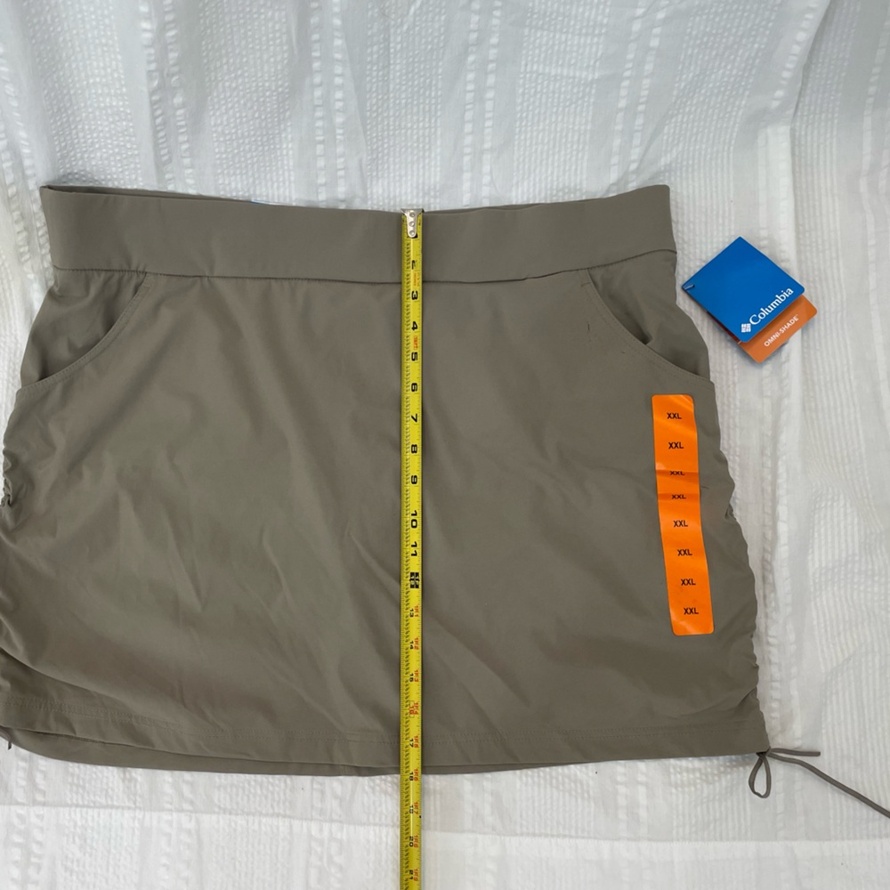 New with tags Columbia women’s skort tan size XXL  50 UPF rated